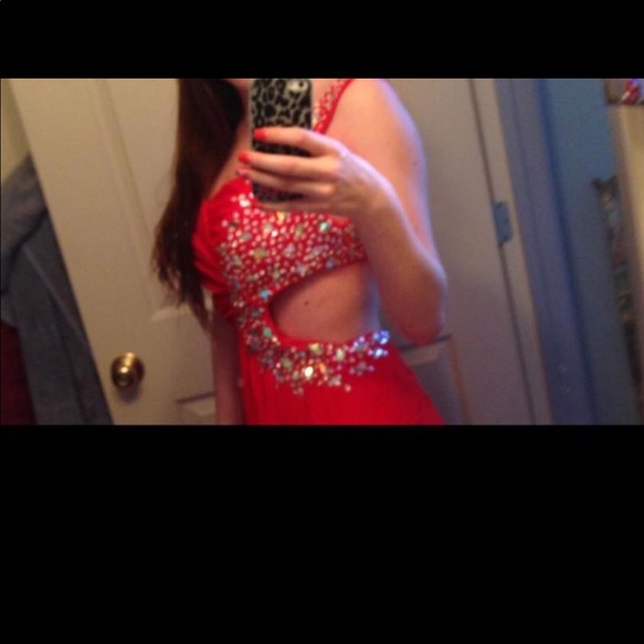 gorgeous red prom dress - Picture 2 of 5